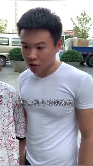 吃瓜网红小哥哥是谁啊,吃瓜网红小哥哥的真实身份! 第3张 吃瓜网红小哥哥是谁啊,吃瓜网红小哥哥的真实身份! 第3张